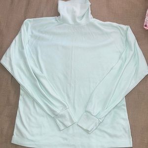 Women’s Light blue long sleeve shirt sz Large